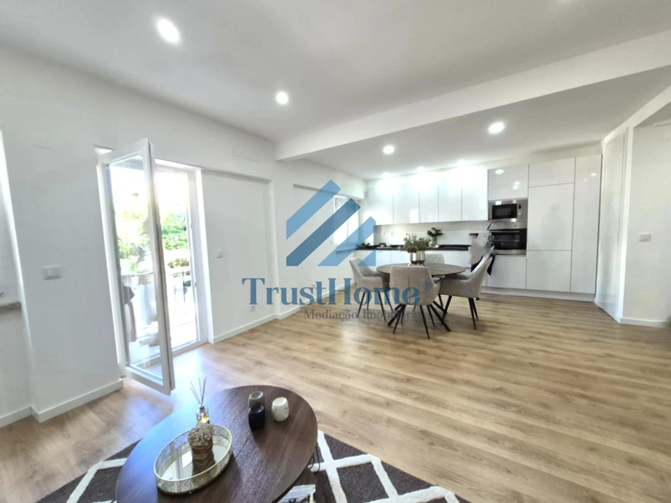 Apartamento T3 para Venda em Benfica Foto 4
