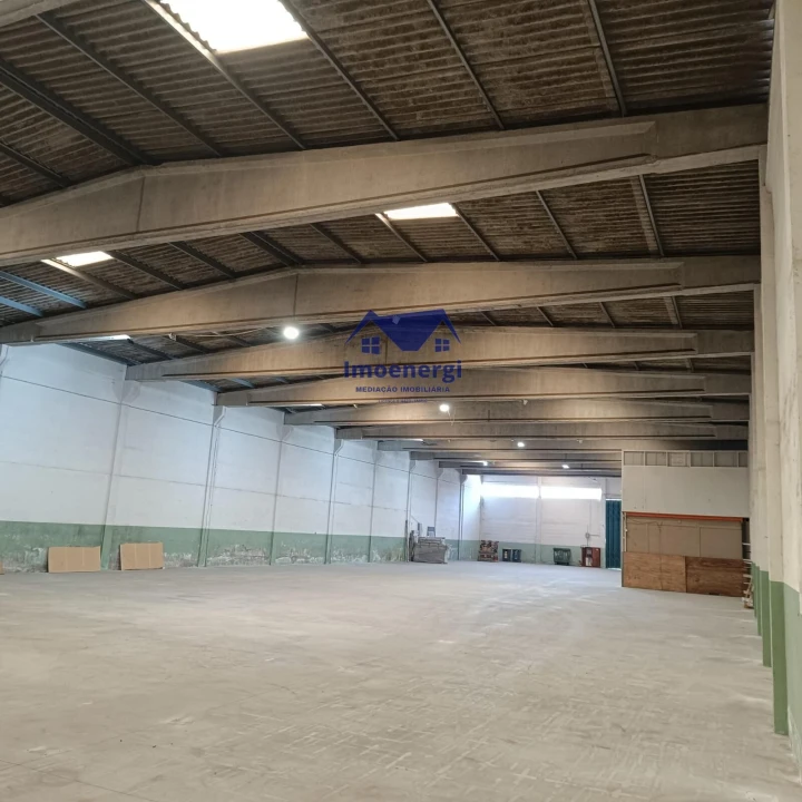 Armazém para Arrendamento em Moreira Foto 2