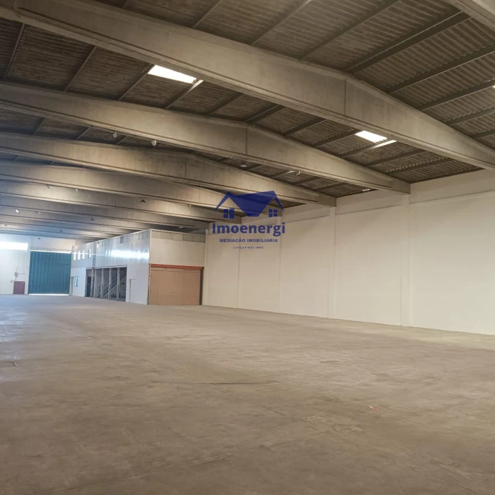 Armazém para Arrendamento em Moreira Foto 2