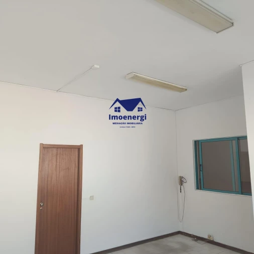 Armazém para Arrendamento em Moreira Foto 7