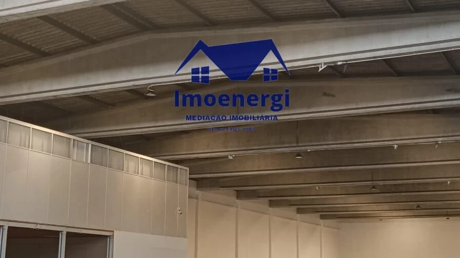 Armazém para Arrendamento em Moreira
