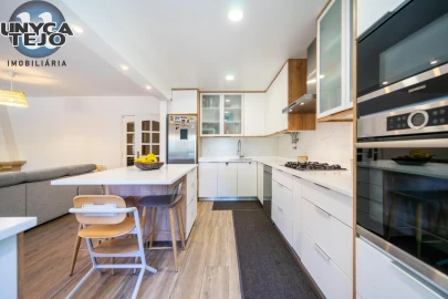 Apartamento T3 para Venda em Carnaxide e Queijas
