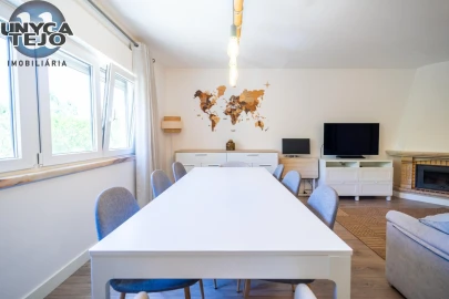 Apartamento T3 para Venda em Carnaxide e Queijas
