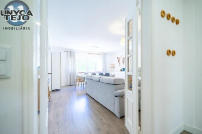 Apartamento T3 para Venda em Carnaxide e Queijas