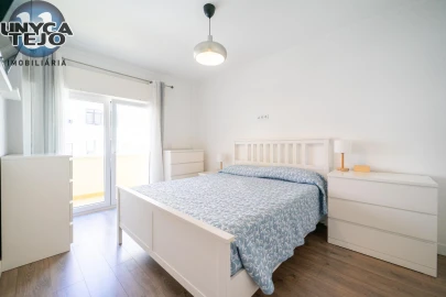 Apartamento T3 para Venda em Carnaxide e Queijas