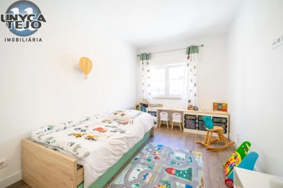 Apartamento T3 para Venda em Carnaxide e Queijas