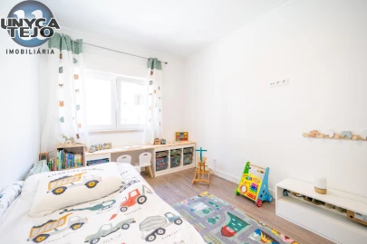 Apartamento T3 para Venda em Carnaxide e Queijas