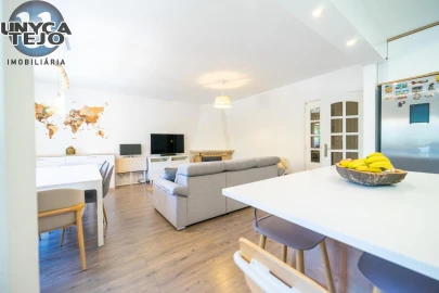 Apartamento T3 para Venda em Carnaxide e Queijas