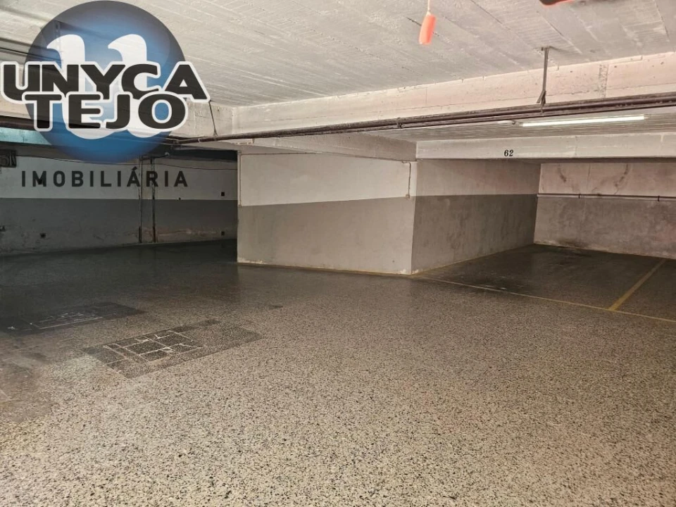 Garagem para Venda em Costa da Caparica Foto 5