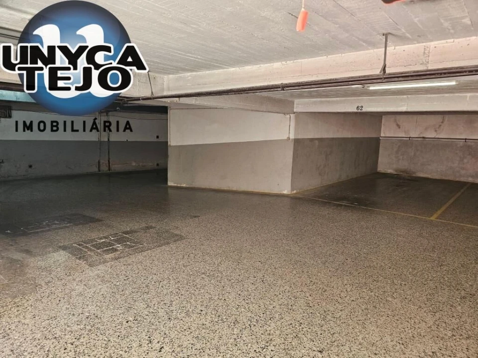 Garagem para Venda em Costa da Caparica Foto 5