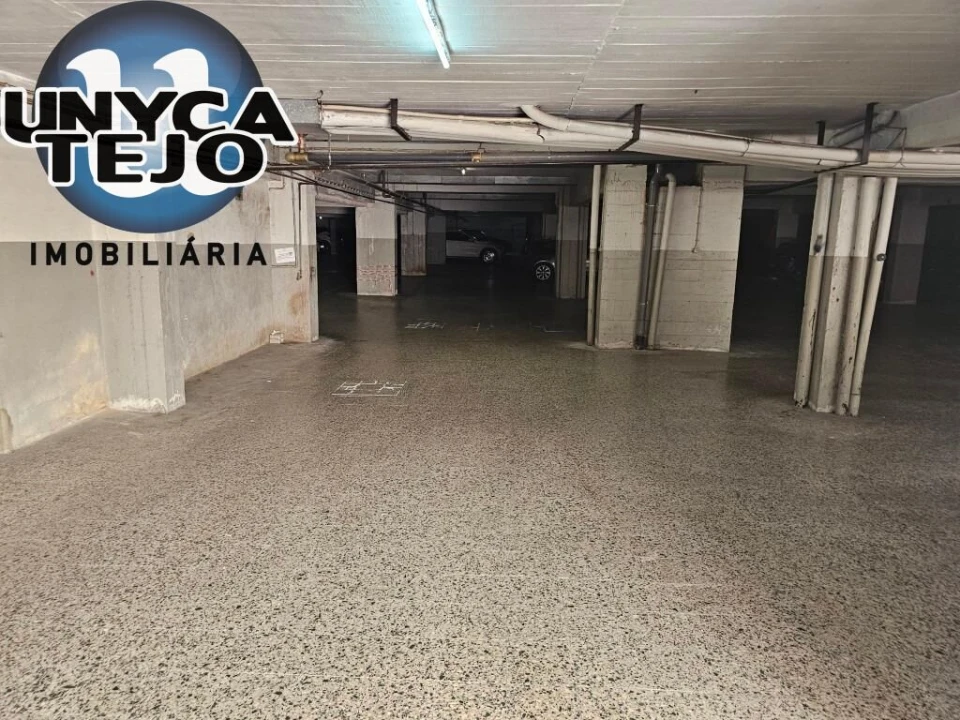 Garagem para Venda em Costa da Caparica Foto 6