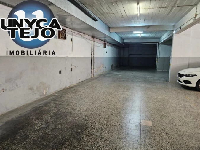 Garagem para Venda em Costa da Caparica Foto 2