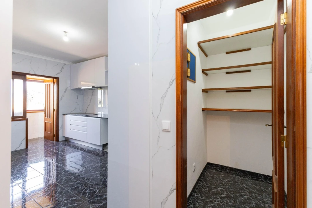 Apartamento T2 para Venda em Fânzeres e São Pedro da Cova Foto 9