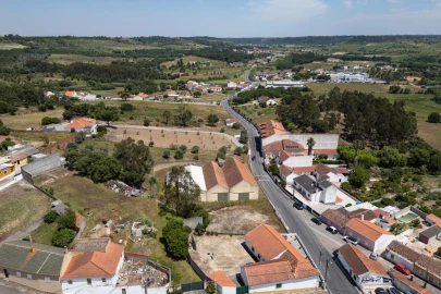 Armazém para Venda em Azambuja