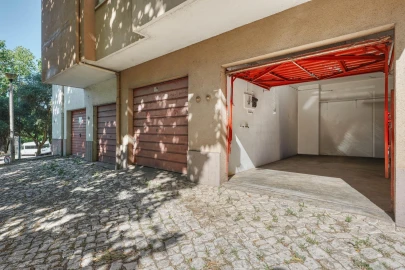 Apartamento T2 para Venda em Massamá e Monte Abraão