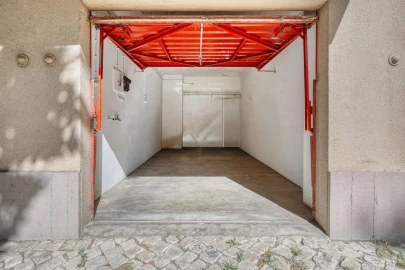 Apartamento T2 para Venda em Massamá e Monte Abraão