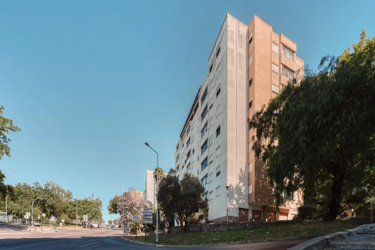 Apartamento T2 para Venda em Massamá e Monte Abraão Foto 28