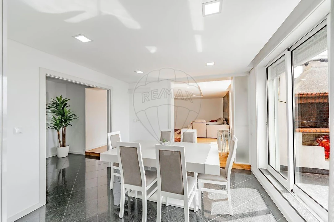 Apartamento T4 para Venda em Arcozelo Foto 11