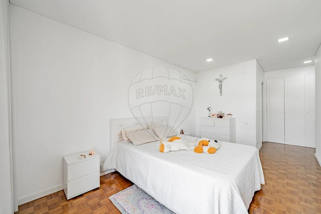 Apartamento T4 para Venda em Arcozelo Foto 23