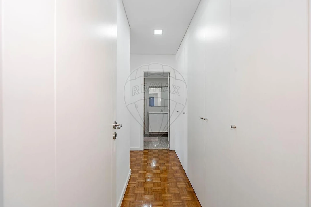 Apartamento T4 para Venda em Arcozelo Foto 28