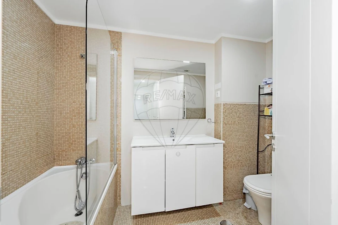 Apartamento T4 para Venda em Arcozelo Foto 29