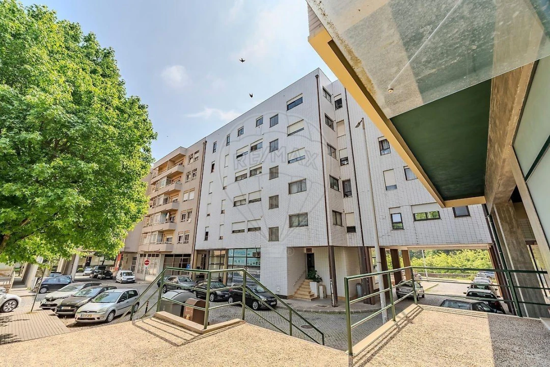 Apartamento T4 para Venda em Arcozelo Foto 32