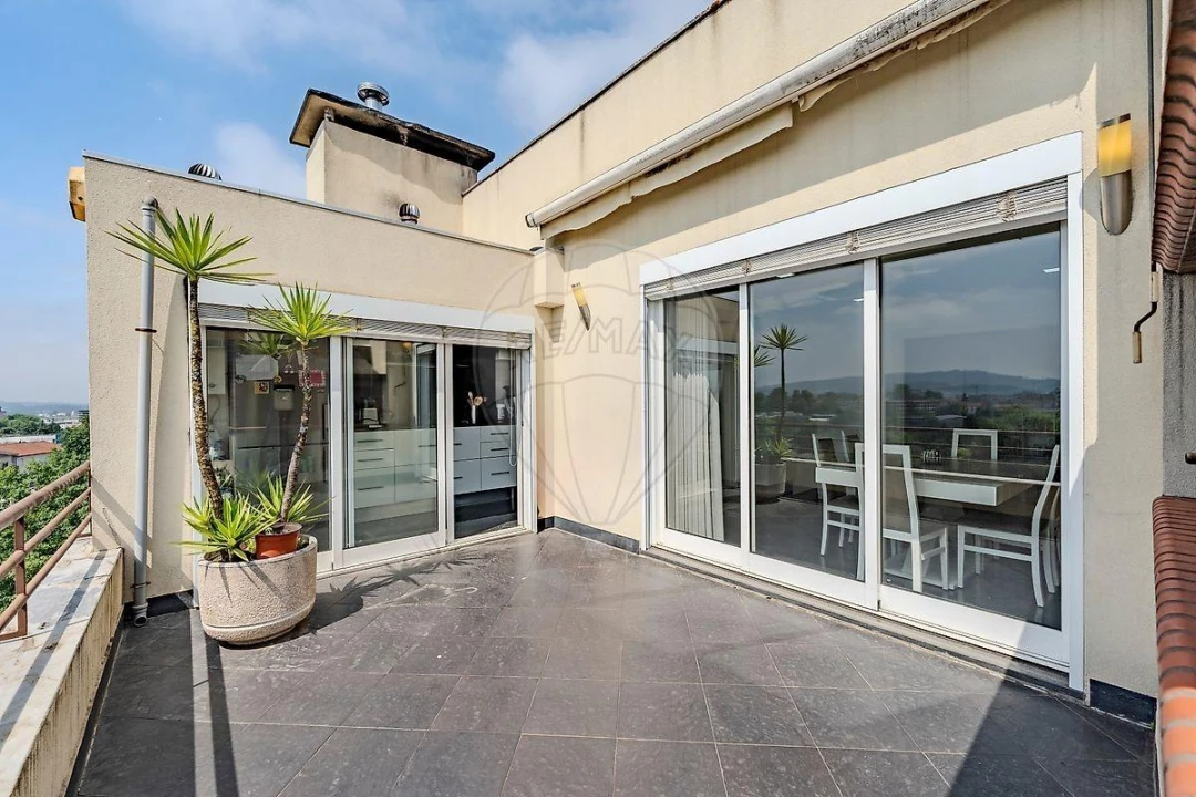 Apartamento T4 para Venda em Arcozelo Foto 33