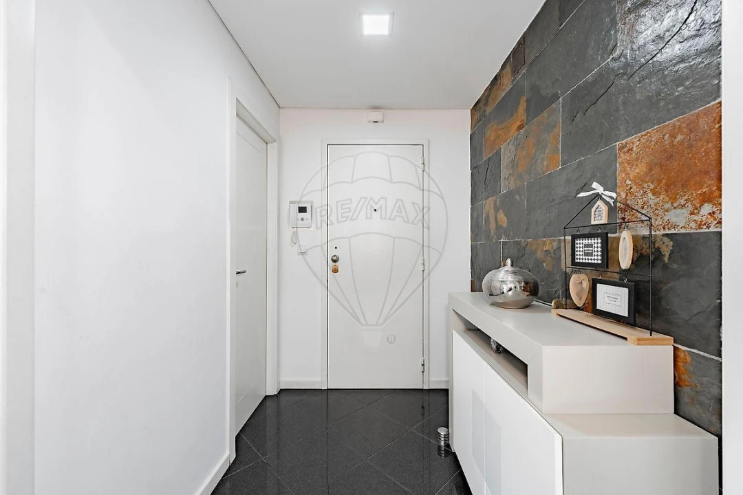 Apartamento T4 para Venda em Arcozelo Foto 5