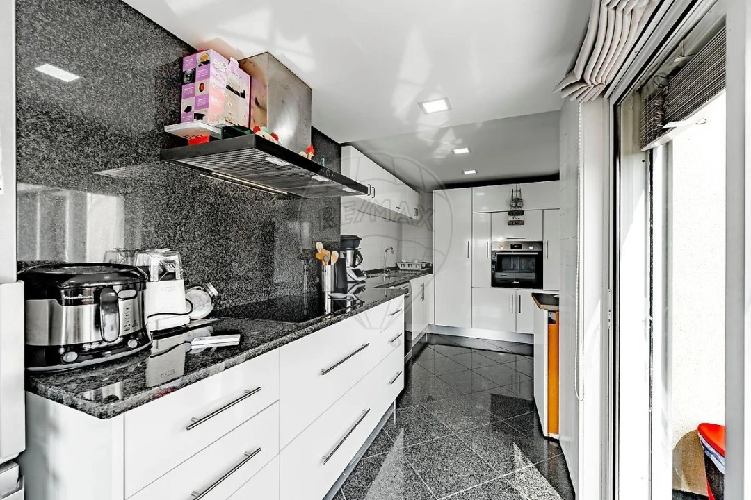 Apartamento T4 para Venda em Arcozelo Foto 7