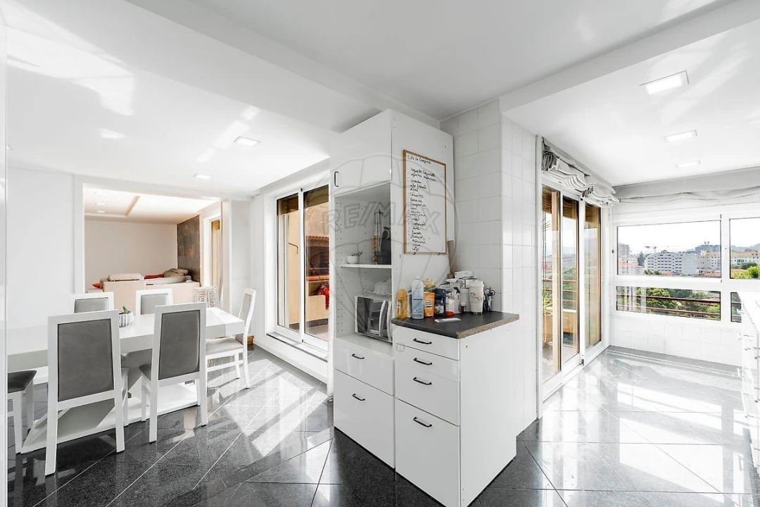 Apartamento T4 para Venda em Arcozelo Foto 8