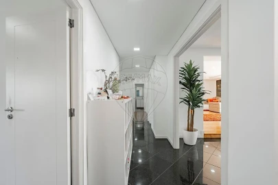 Apartamento T4 para Venda em Arcozelo