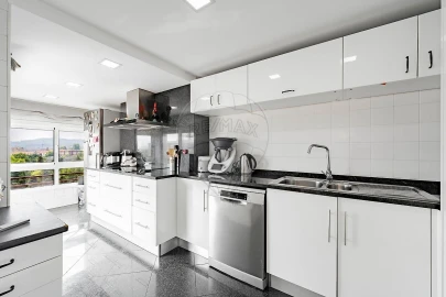 Apartamento T4 para Venda em Arcozelo