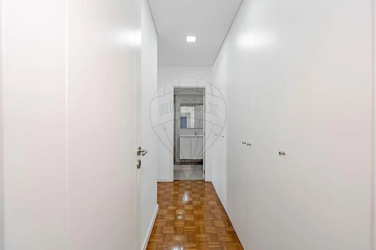 Apartamento T4 para Venda em Arcozelo Foto 28