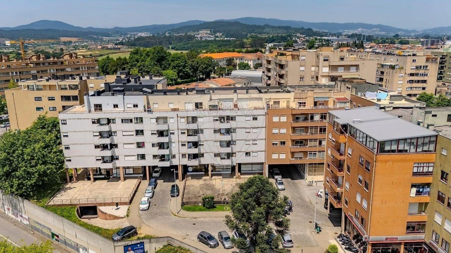 Apartamento T4 para Venda em Arcozelo Foto 38