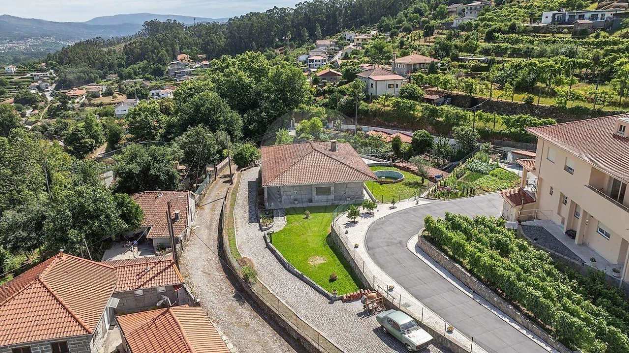 Moradia T3 para Venda em Oliveira, São Paio e São Sebastião Foto 36