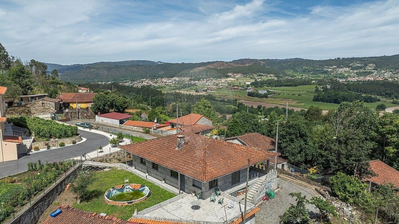 Moradia T3 para Venda em Oliveira, São Paio e São Sebastião Foto 42