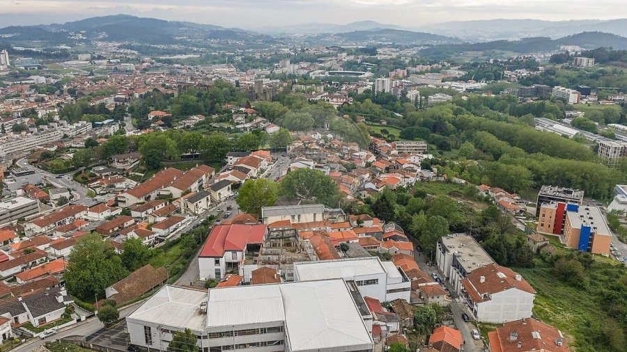 Moradia T2 para Venda em Oliveira, São Paio e São Sebastião Foto 6