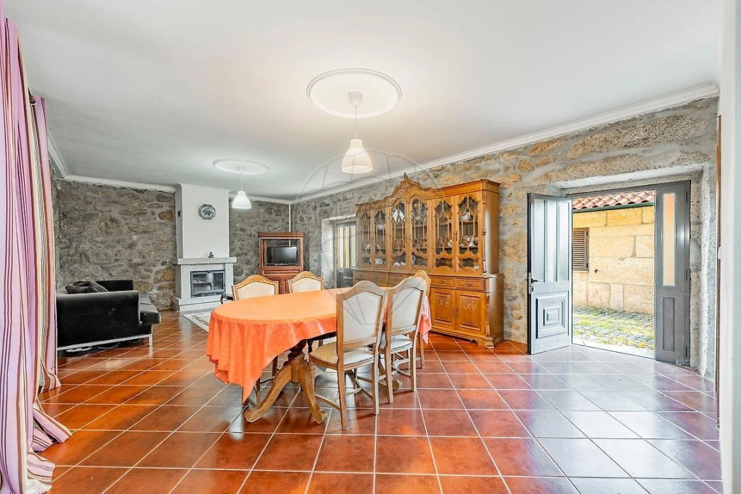 Moradia T3 para Venda em Vila Verde e Barbudo Foto 28