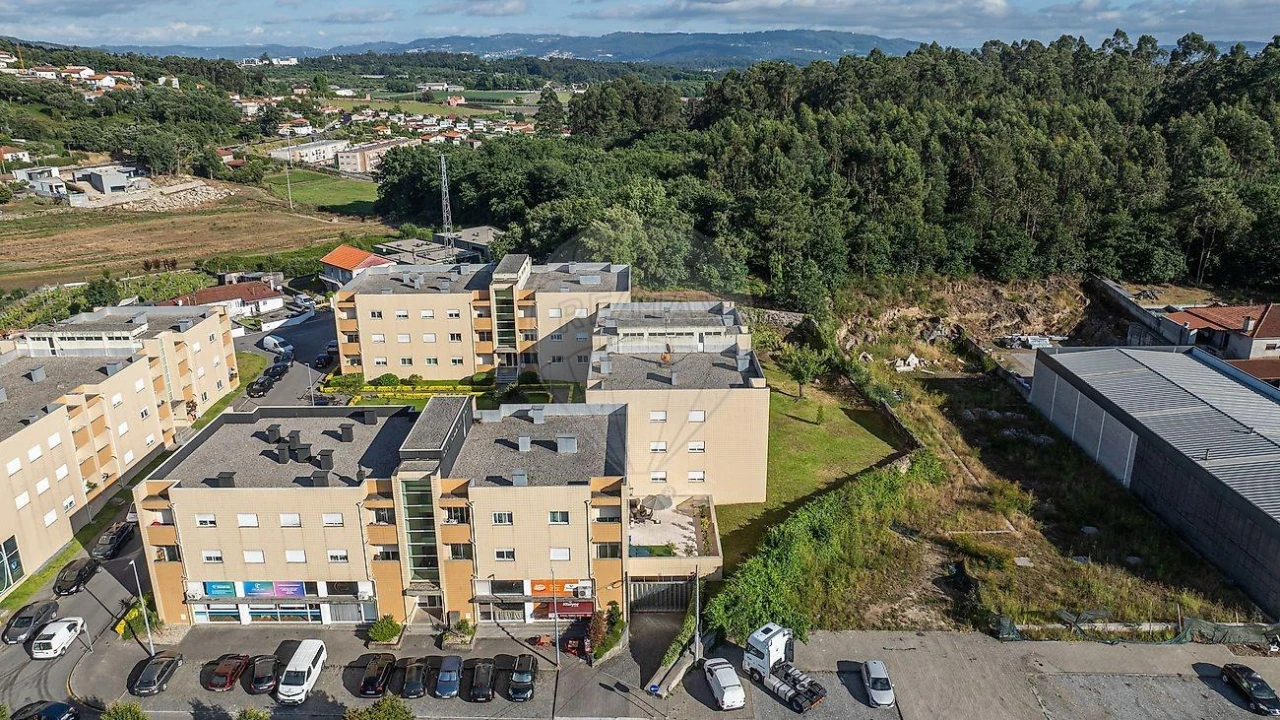 Apartamento T3 para Venda em Vila Nova de Famalicão e Calendário Foto 2