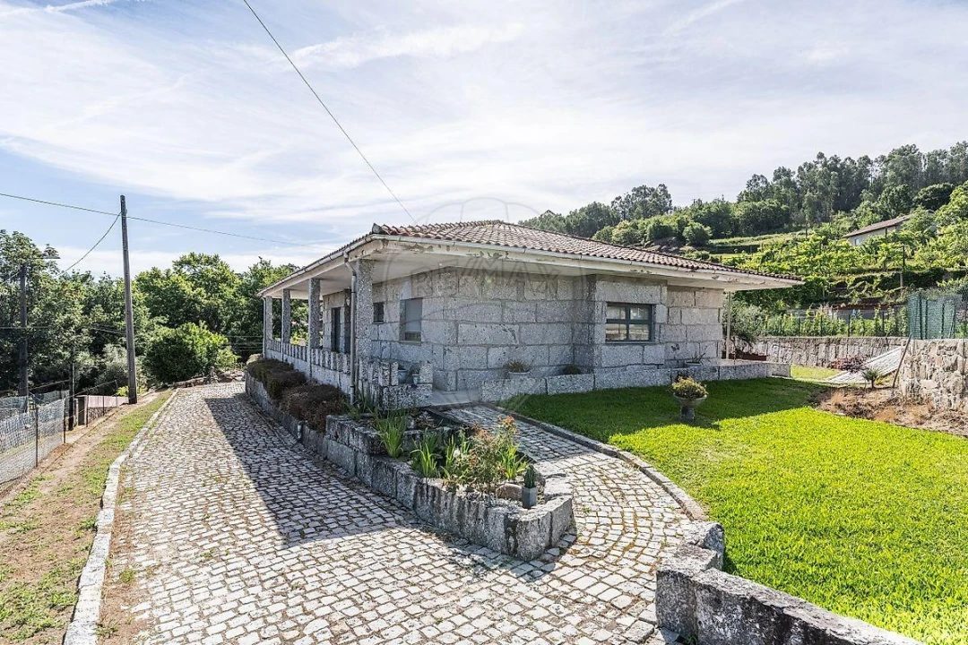 Moradia T3 para Venda em Oliveira, São Paio e São Sebastião Foto 22