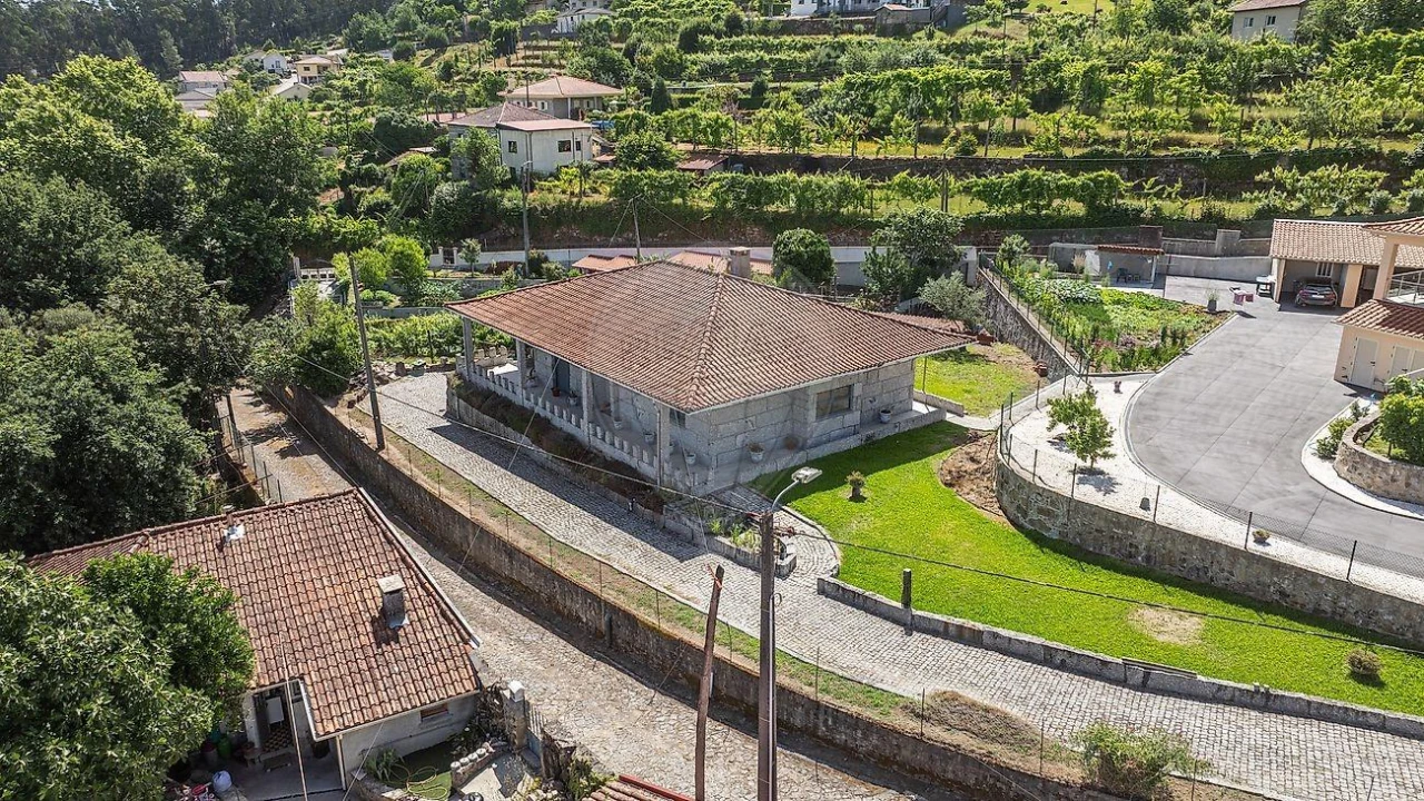 Moradia T3 para Venda em Oliveira, São Paio e São Sebastião Foto 34