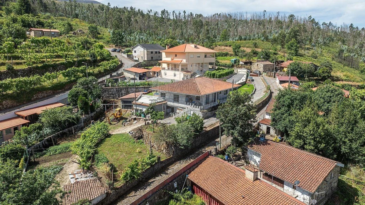 Moradia T3 para Venda em Oliveira, São Paio e São Sebastião Foto 38
