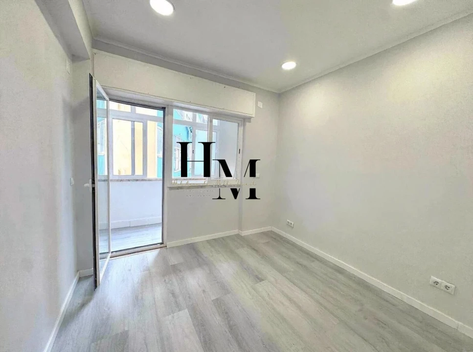 Apartamento T1 para Venda em Venteira Foto 10