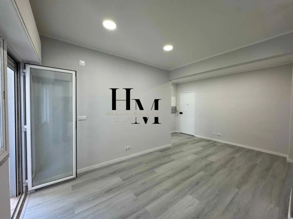 Apartamento T1 para Venda em Venteira Foto 4