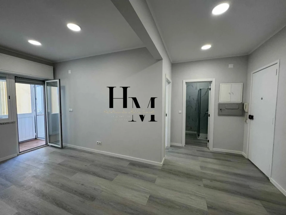 Apartamento T1 para Venda em Venteira Foto 5