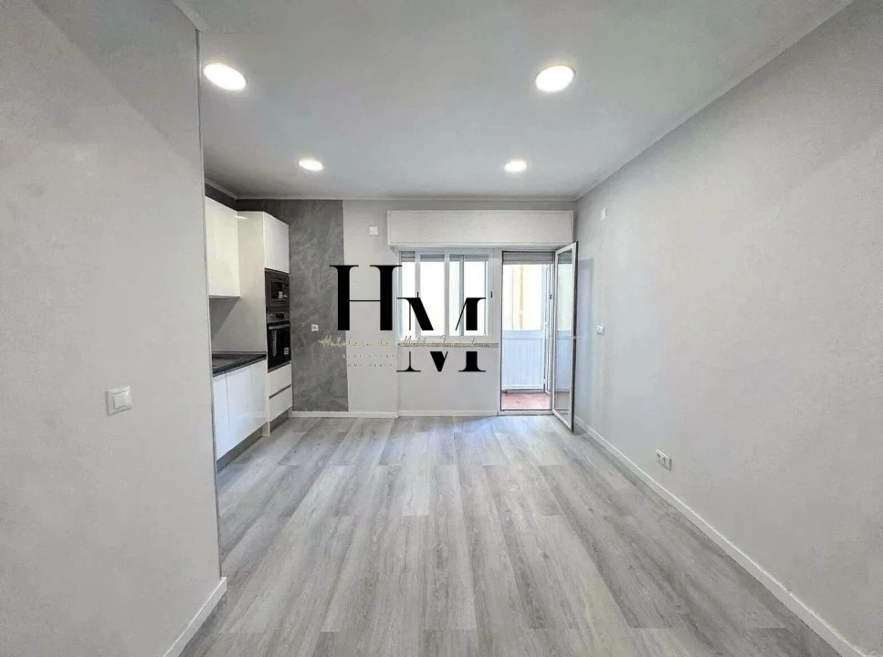 Apartamento T1 para Venda em Venteira Foto 8