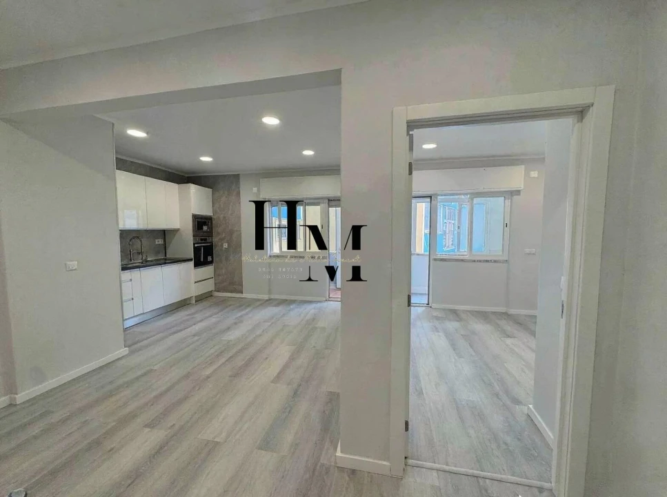 Apartamento T1 para Venda em Venteira Foto 9