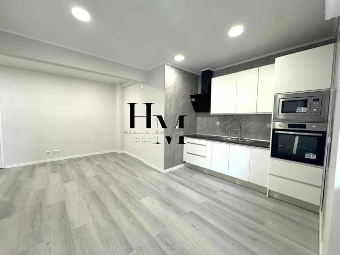 Apartamento T1 para Venda em Venteira Foto 3