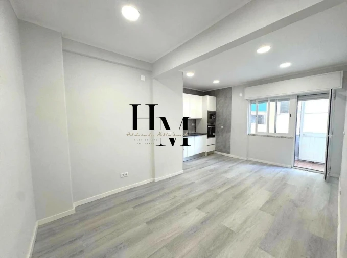 Apartamento T1 para Venda em Venteira Foto 7