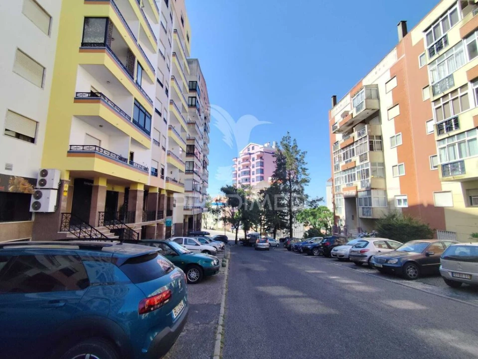 Apartamento T2 para Venda em Algueirão-Mem Martins Foto 7